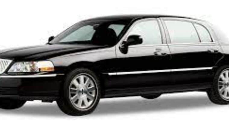 4 Passenger Town Car Limousine | Rental