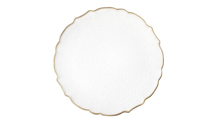 Victorian Embossed Acrylic Charger Plate – White/Gold | Rental