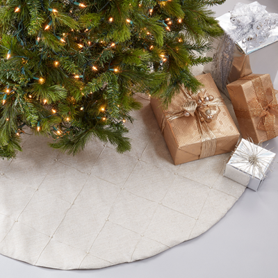 9622 Diamond Stitched Tree Skirt | Rental
