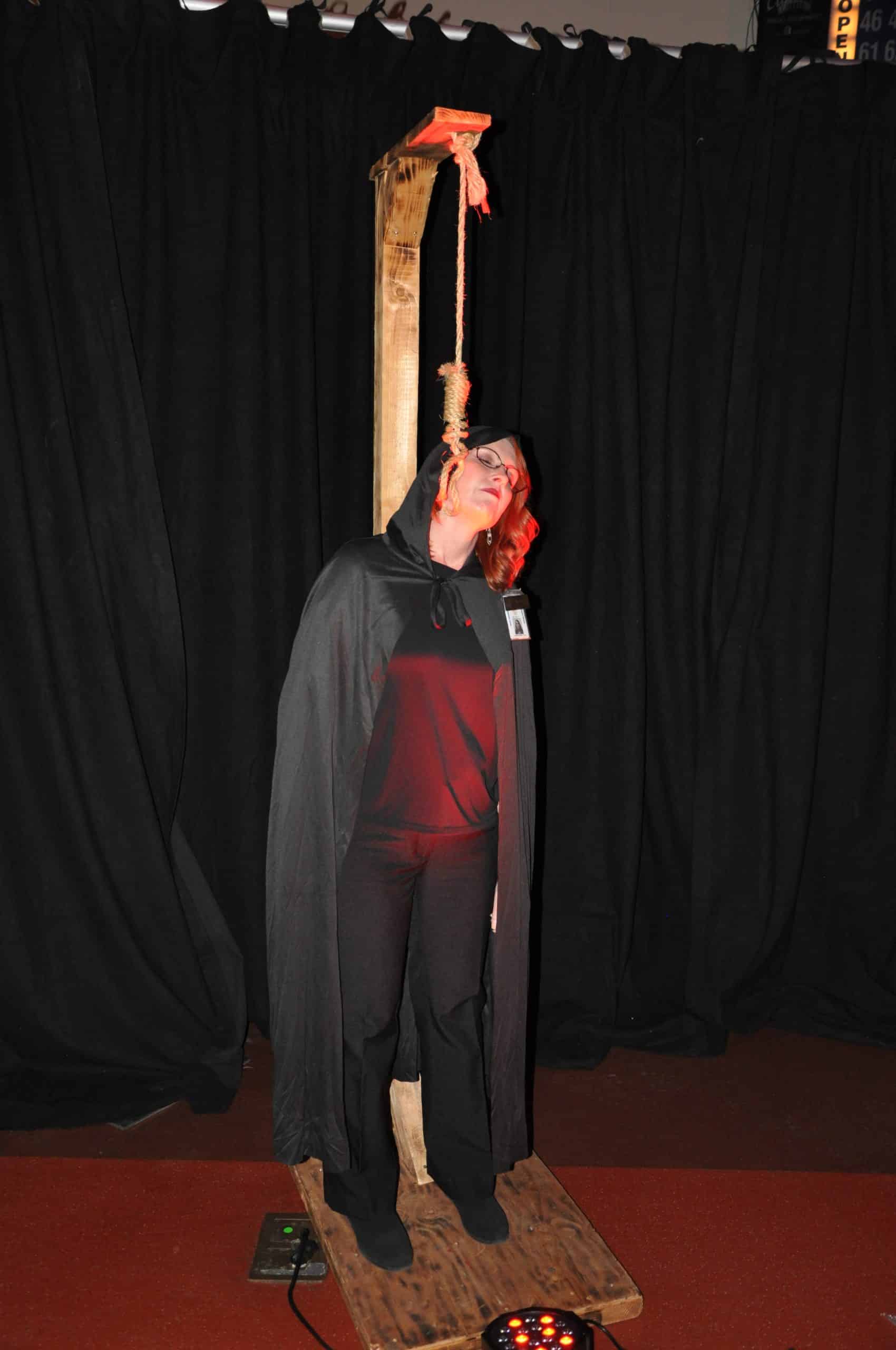 8′ Hangman Noose Prop | Rental