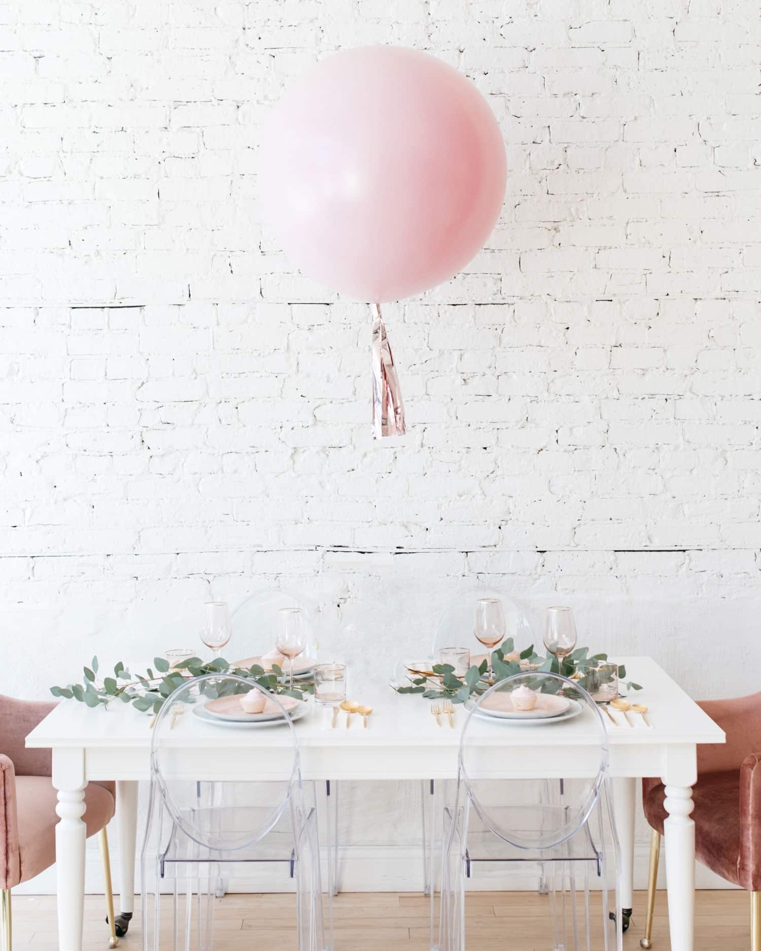 Pearl Light Rose Giant Balloon and Rose Gold Skirt Centerpiece | Purchase Pearl Light Rose Giant Balloon and Rose Gold Skirt Centerpiece | Purchase
